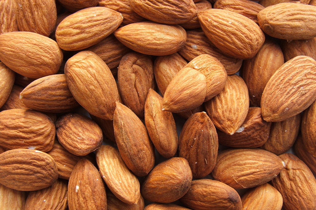 pile of almonds